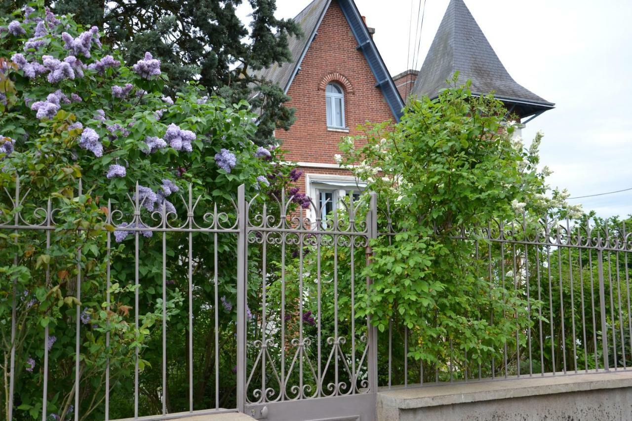 Les Dameraudes Gien Exterior foto