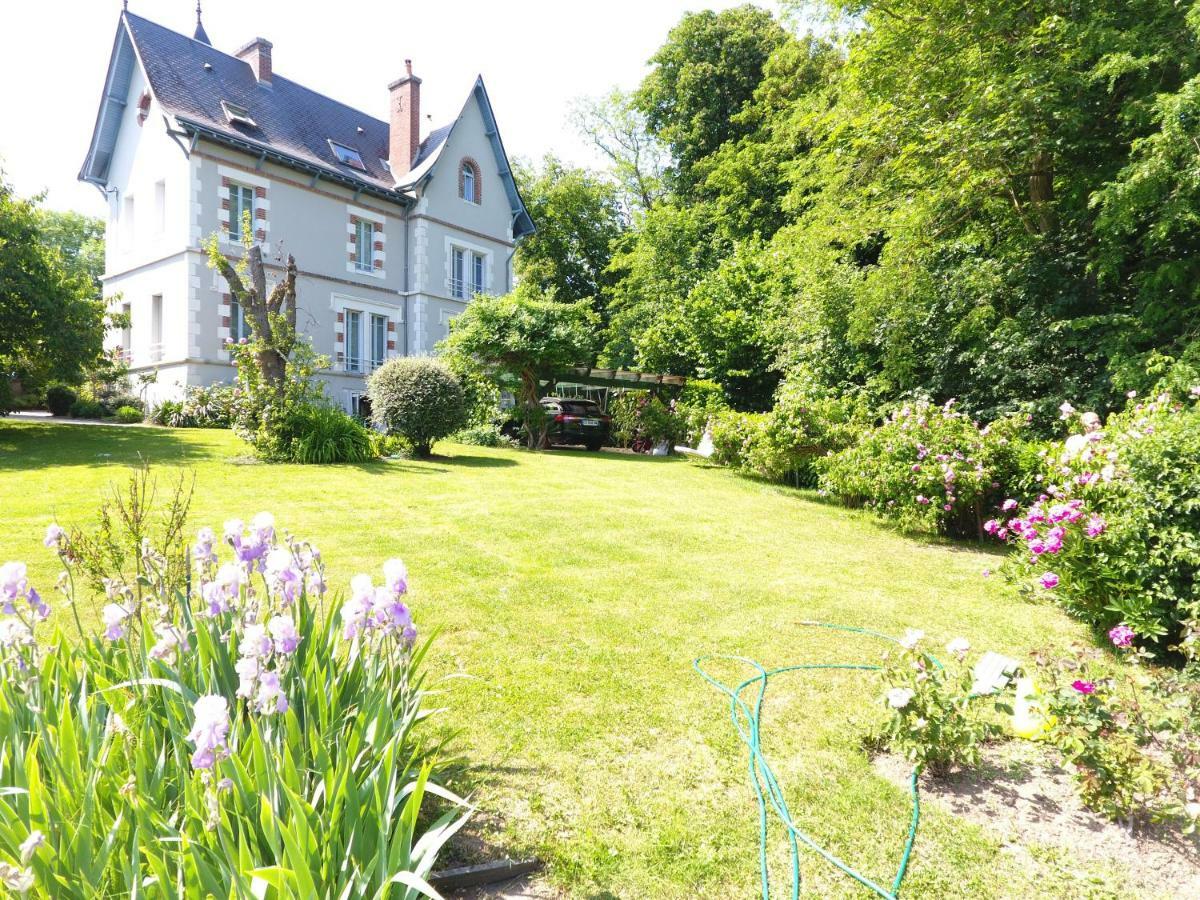 Les Dameraudes Gien Exterior foto